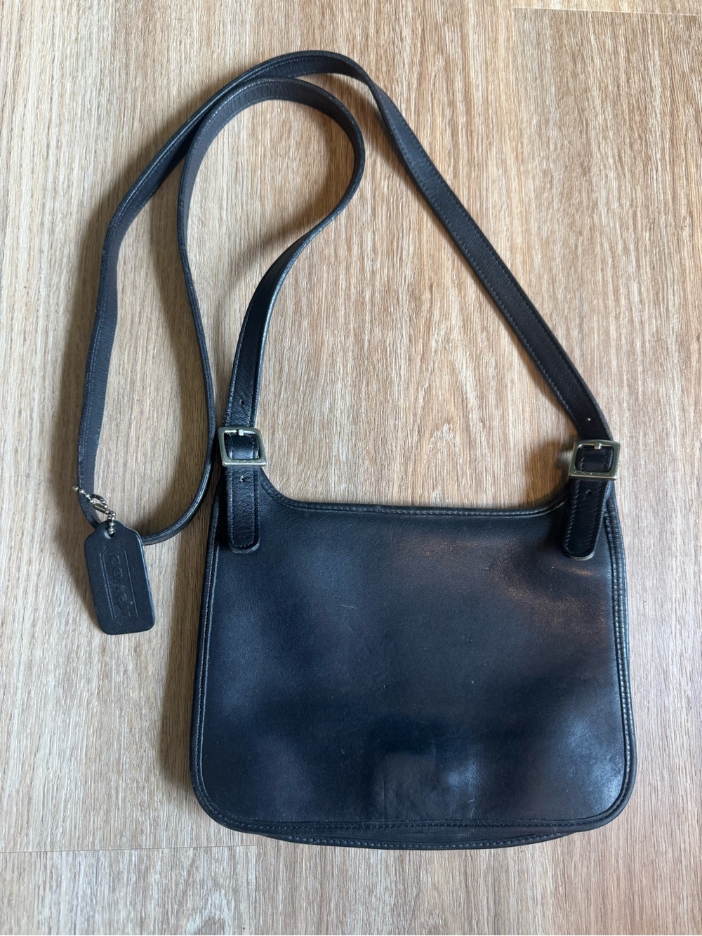 Vintage Coach small Hippie flap bag Black leather 9132 Costa Rica Nov 2001